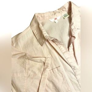 Levi’s Light Pink Button Up Cuff Sleeve Top Women’s L Droptail Hem Summer Casual